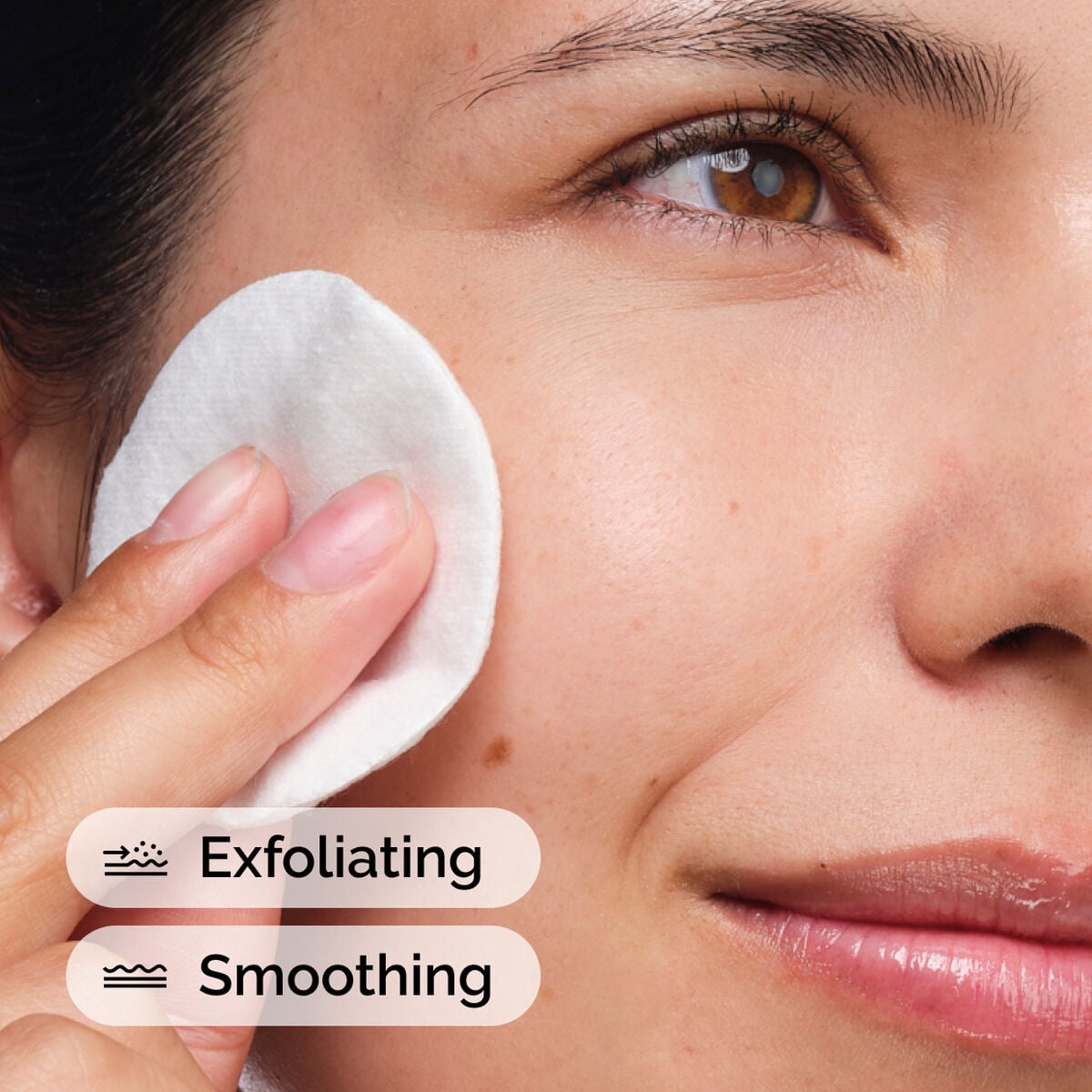 glycolic-acid-7-exfoliating-toner-r2 ord-glycolic-acid-exfoliating-toner-model-application-with-benefits.jpg